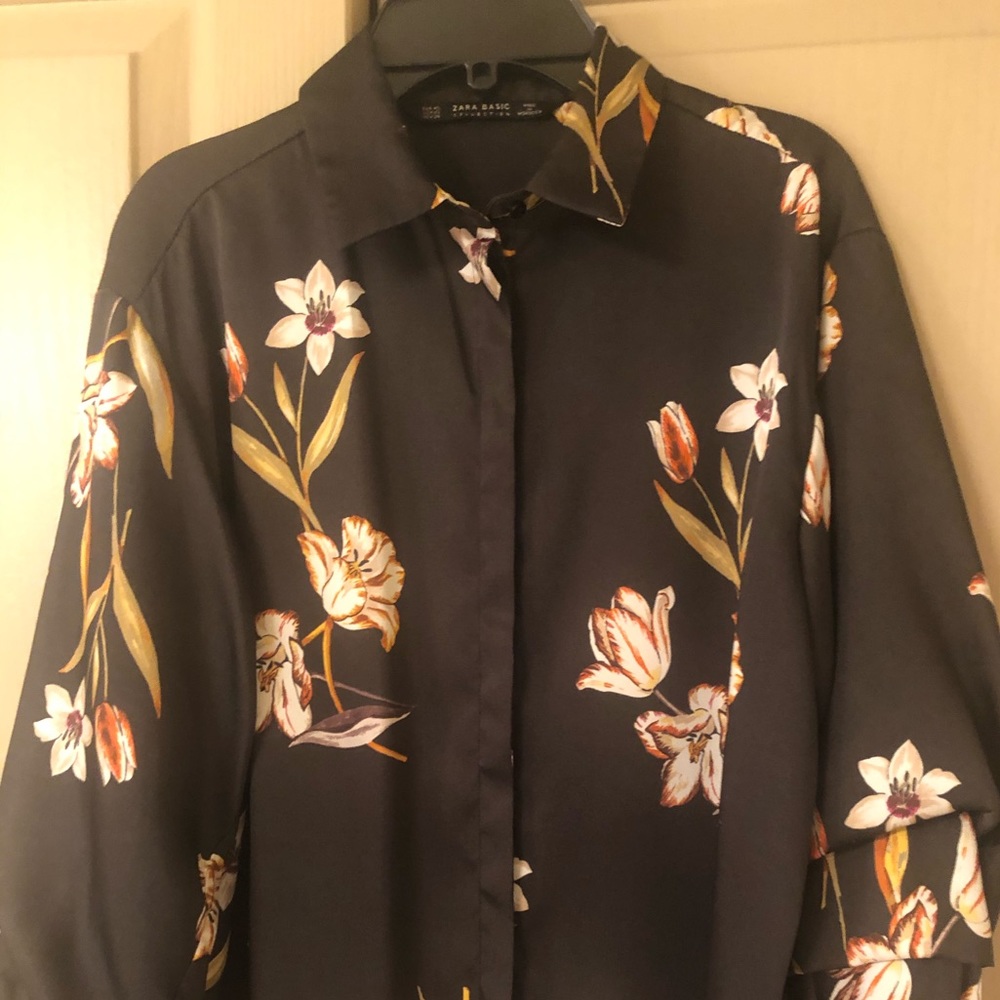 Zara Collection Black flower blouse!